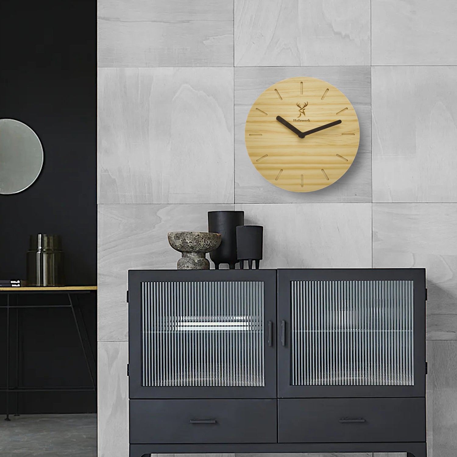 Holzwerk OLDENBURG moderne Holz Wanduhr, lautlos, geräuschlos, leise, Quarz Designer Wand Holzuhr ohne Tick Geräusche, beige, dunkel braun, an der Wand