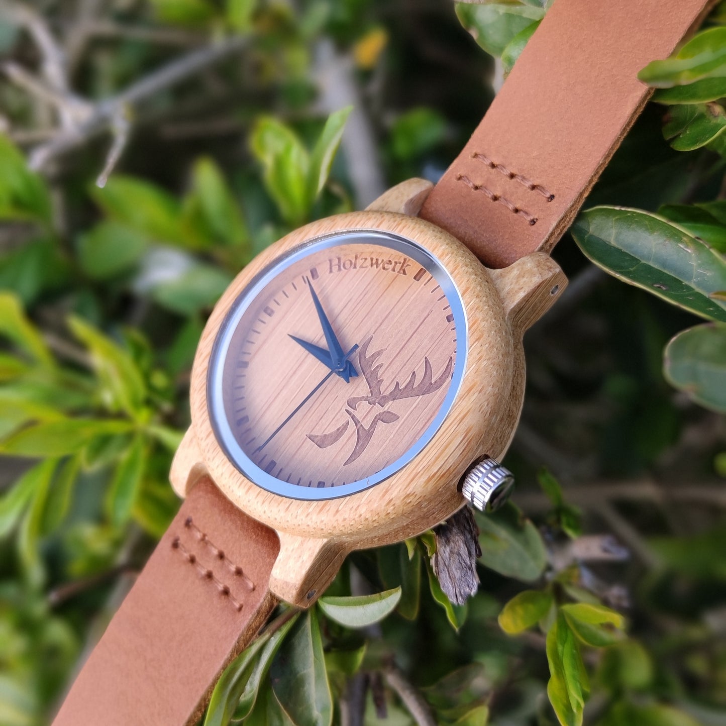 Holzwerk Damenuhr kleine Holz Armbanduhr mit Hirsch Logo in Braun beige - Holzwerk
