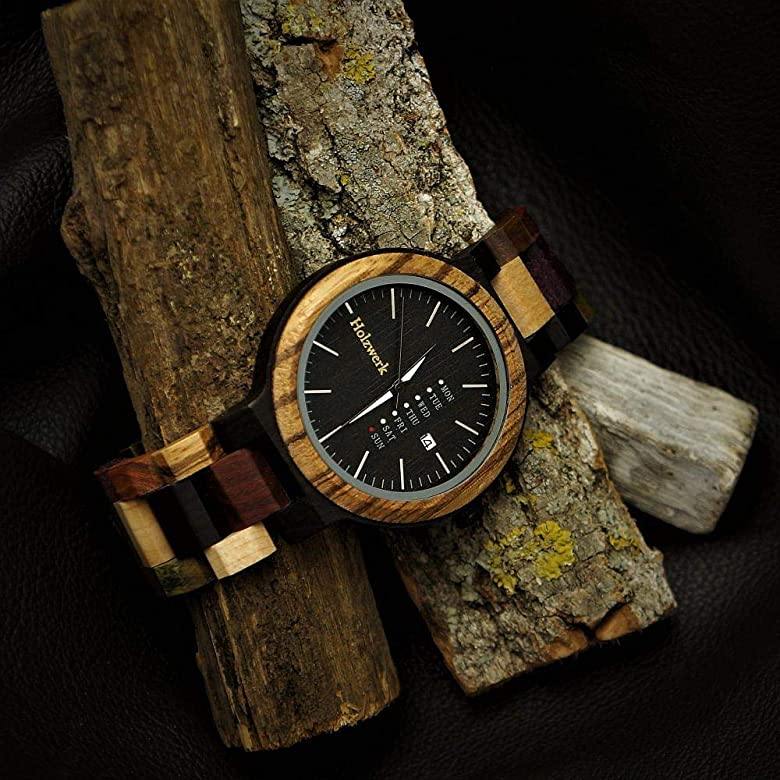 Holzwerk NEUMARK Damen, Herren Holz Armband Uhr mit Datum, moderne Damenuhr, Designer Holzuhr, modische Armbanduhr in schwarz, Walnuss braun, rechts liegend