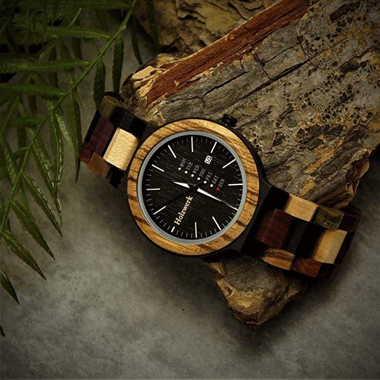 Holzwerk NEUMARK Damen, Herren Holz Armband Uhr mit Datum, moderne Damenuhr, Designer Holzuhr, modische Armbanduhr in schwarz, Walnuss braun, links liegend